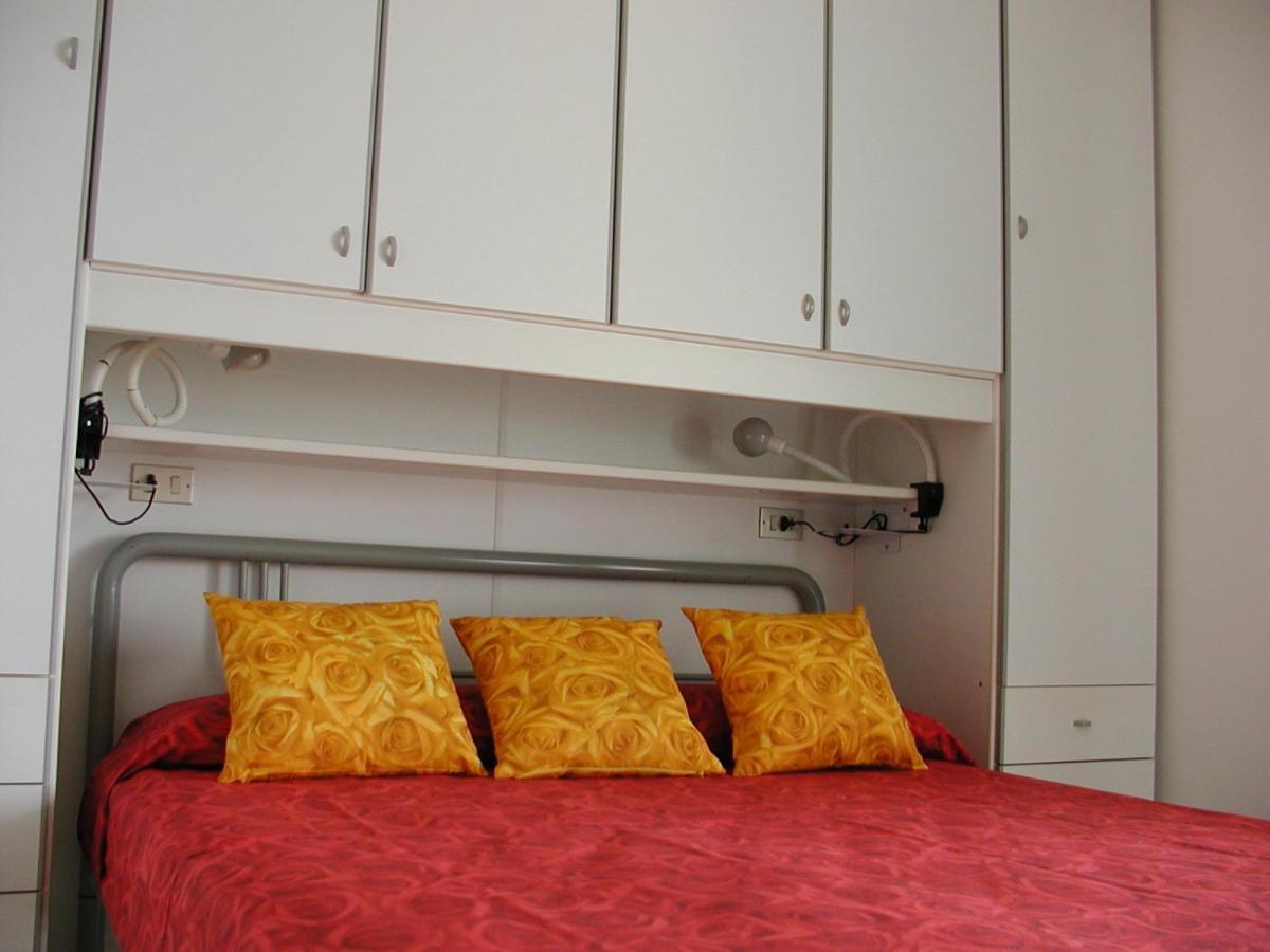 Complesso Solarium Apartment Bibione Bagian luar foto