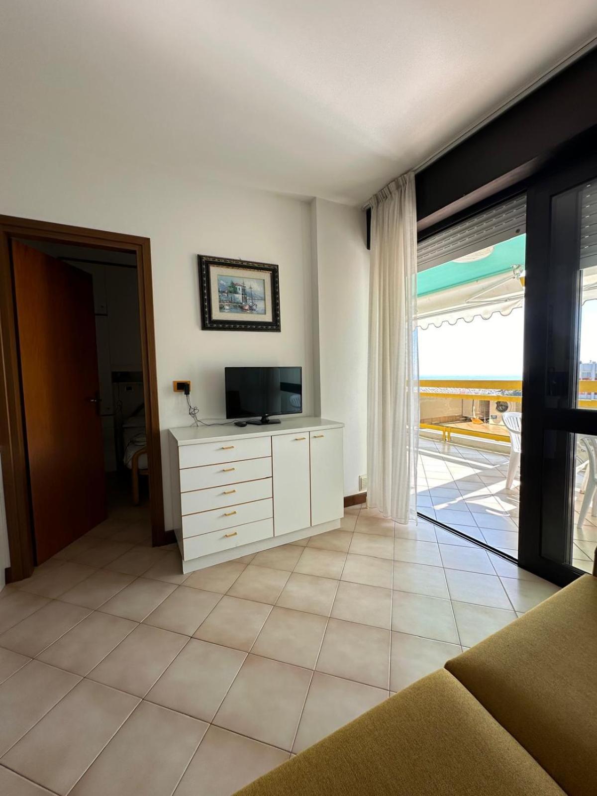 Complesso Solarium Apartment Bibione Bagian luar foto