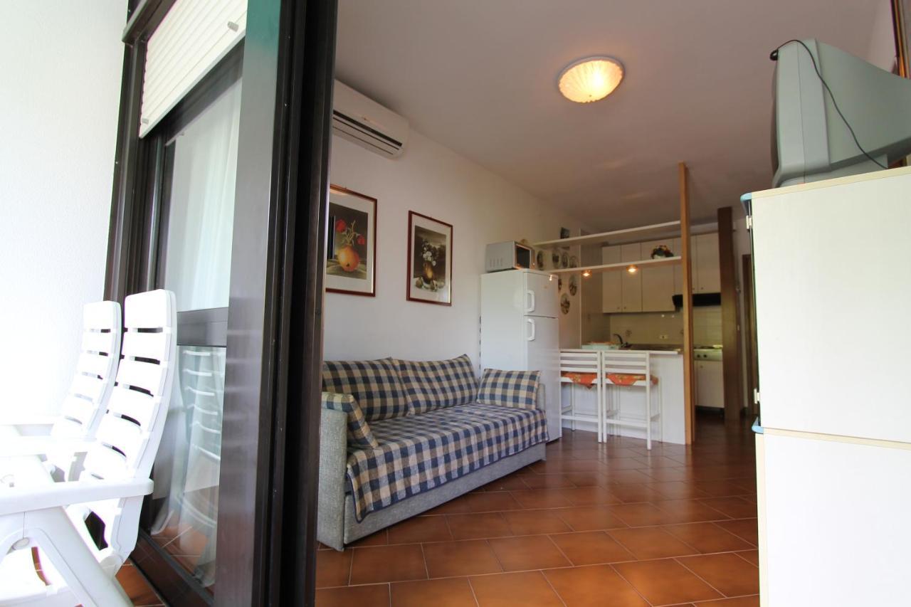 Complesso Solarium Apartment Bibione Bagian luar foto