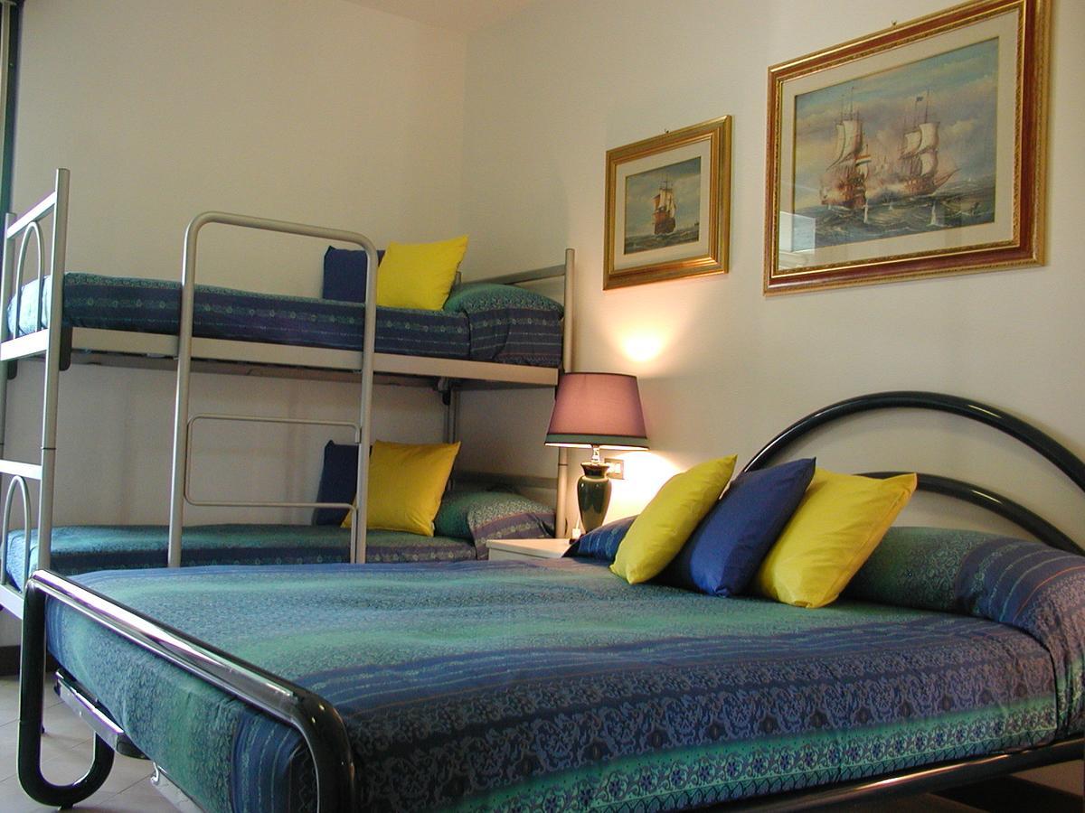 Complesso Solarium Apartment Bibione Bagian luar foto