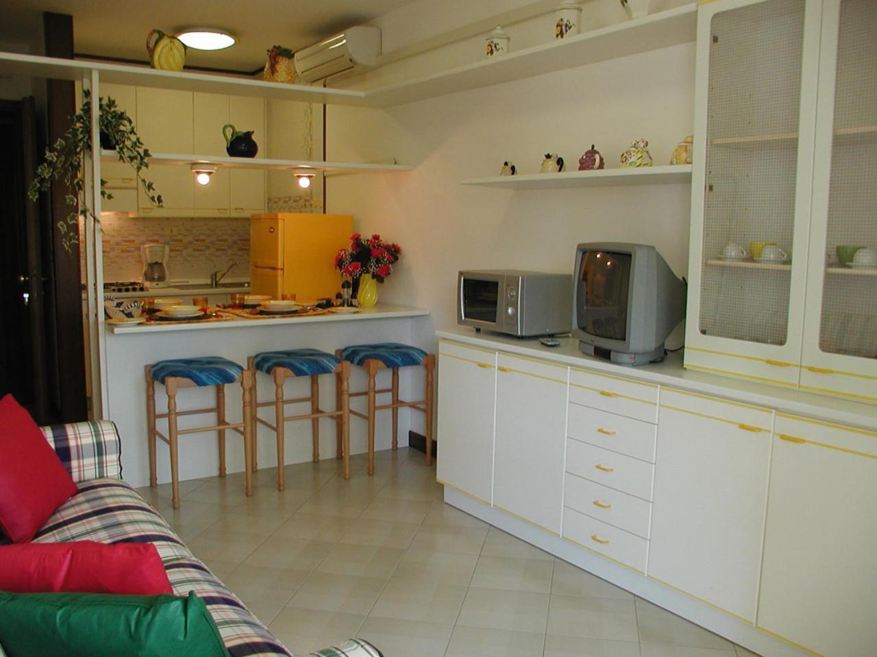 Complesso Solarium Apartment Bibione Bagian luar foto