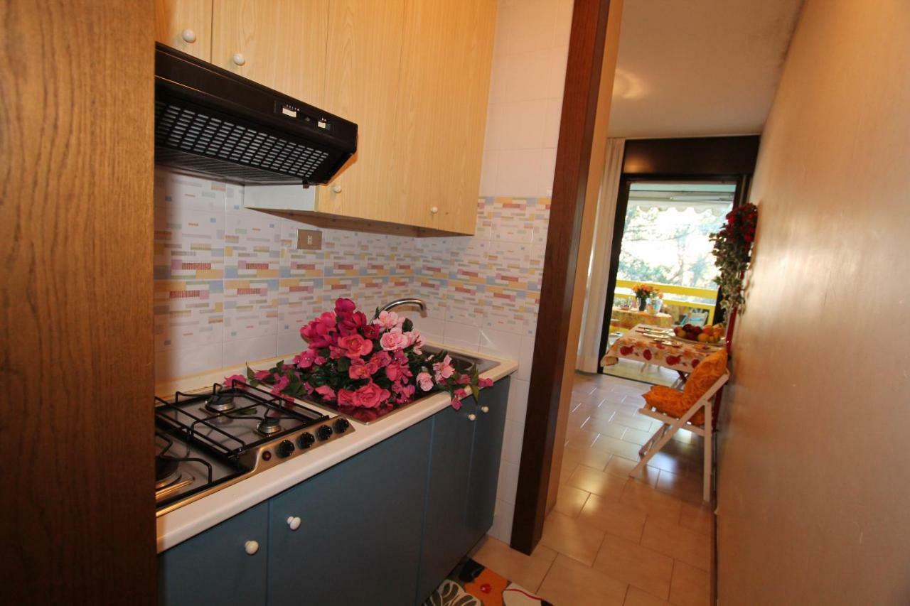 Complesso Solarium Apartment Bibione Bagian luar foto
