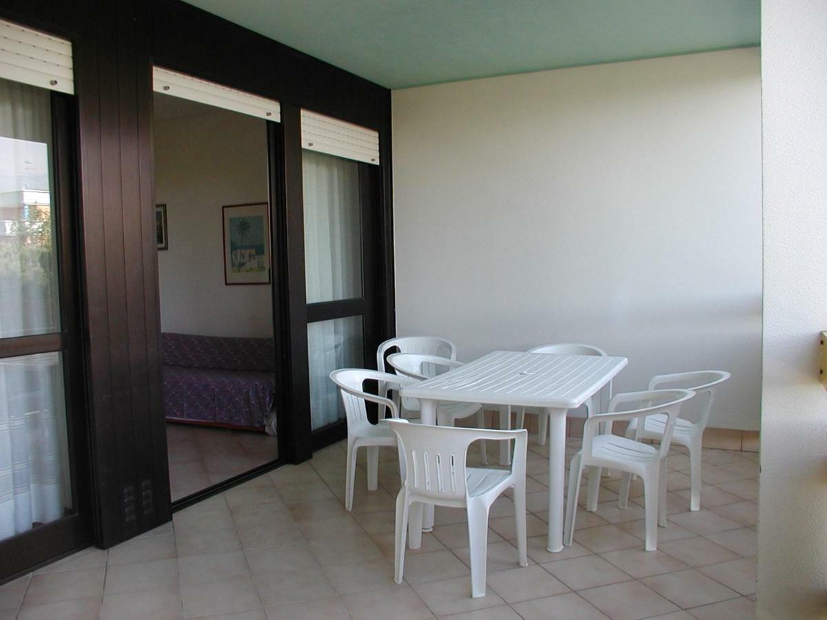 Complesso Solarium Apartment Bibione Bagian luar foto