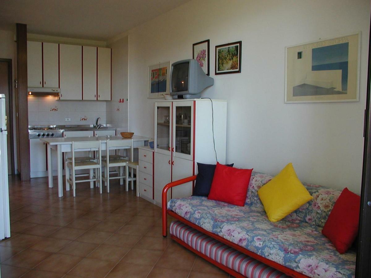 Complesso Solarium Apartment Bibione Bagian luar foto