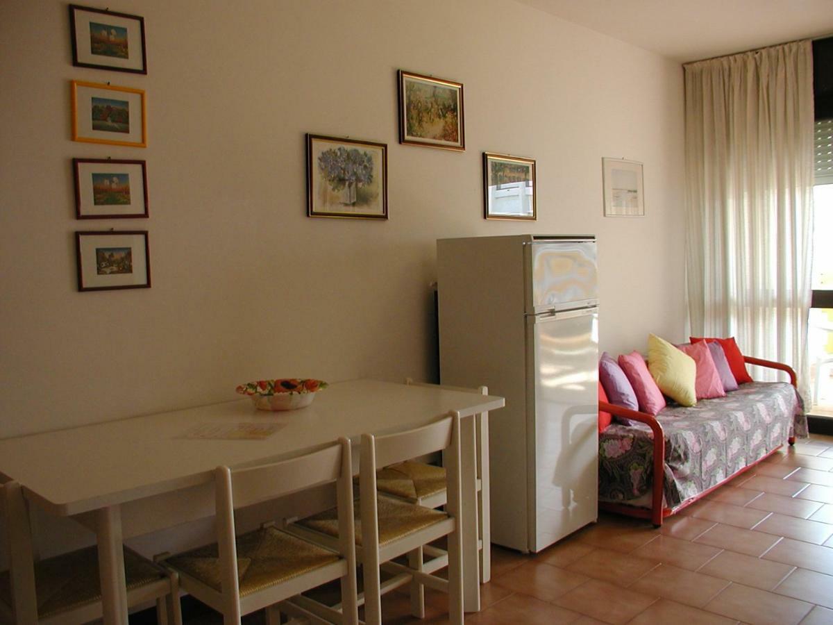Complesso Solarium Apartment Bibione Bagian luar foto