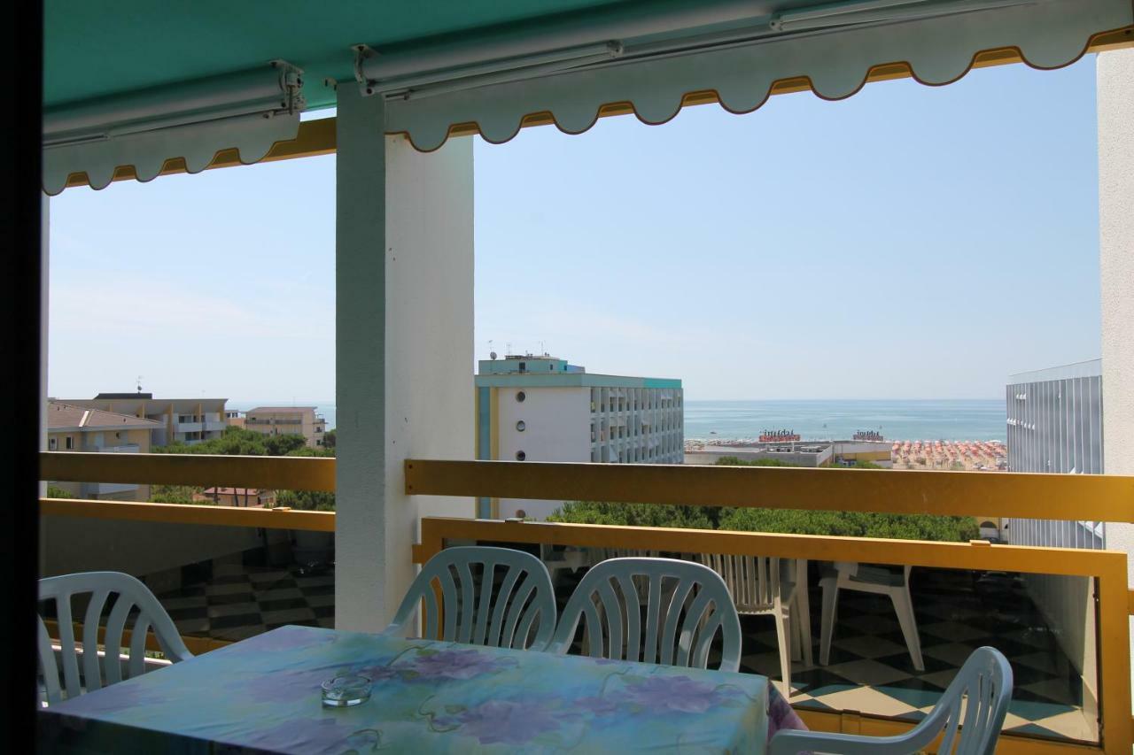 Complesso Solarium Apartment Bibione Bagian luar foto