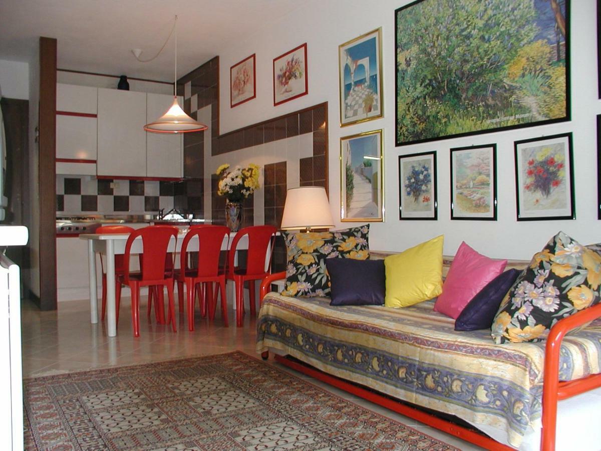 Complesso Solarium Apartment Bibione Bagian luar foto