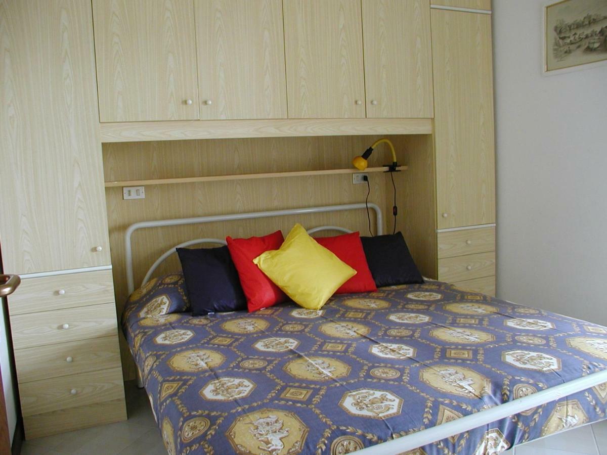 Complesso Solarium Apartment Bibione Bagian luar foto